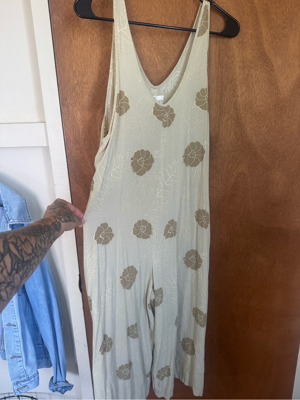 Waiwaolani jumpsuit size Small